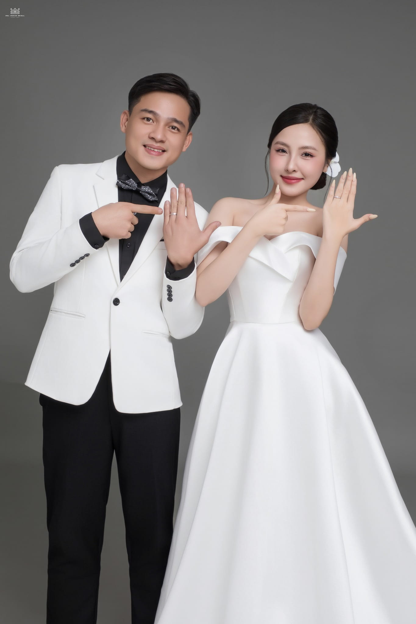 Chụp ảnh cưới phim trường tại Huế phong cách trẻ trung, tự nhiên trong gói Basic