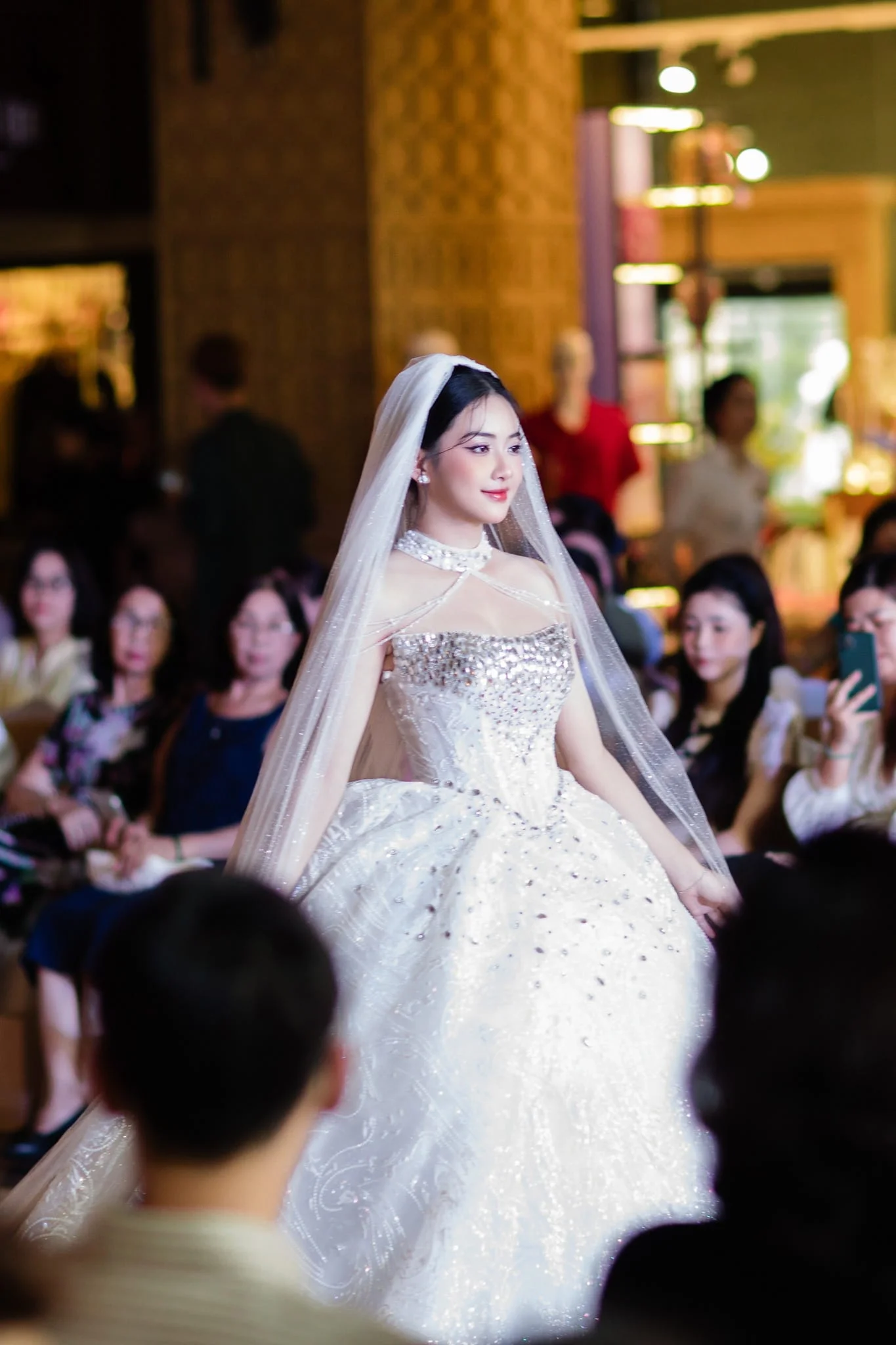 Show trình diễn BST váy cưới cao cấp “A Legacy of Love”