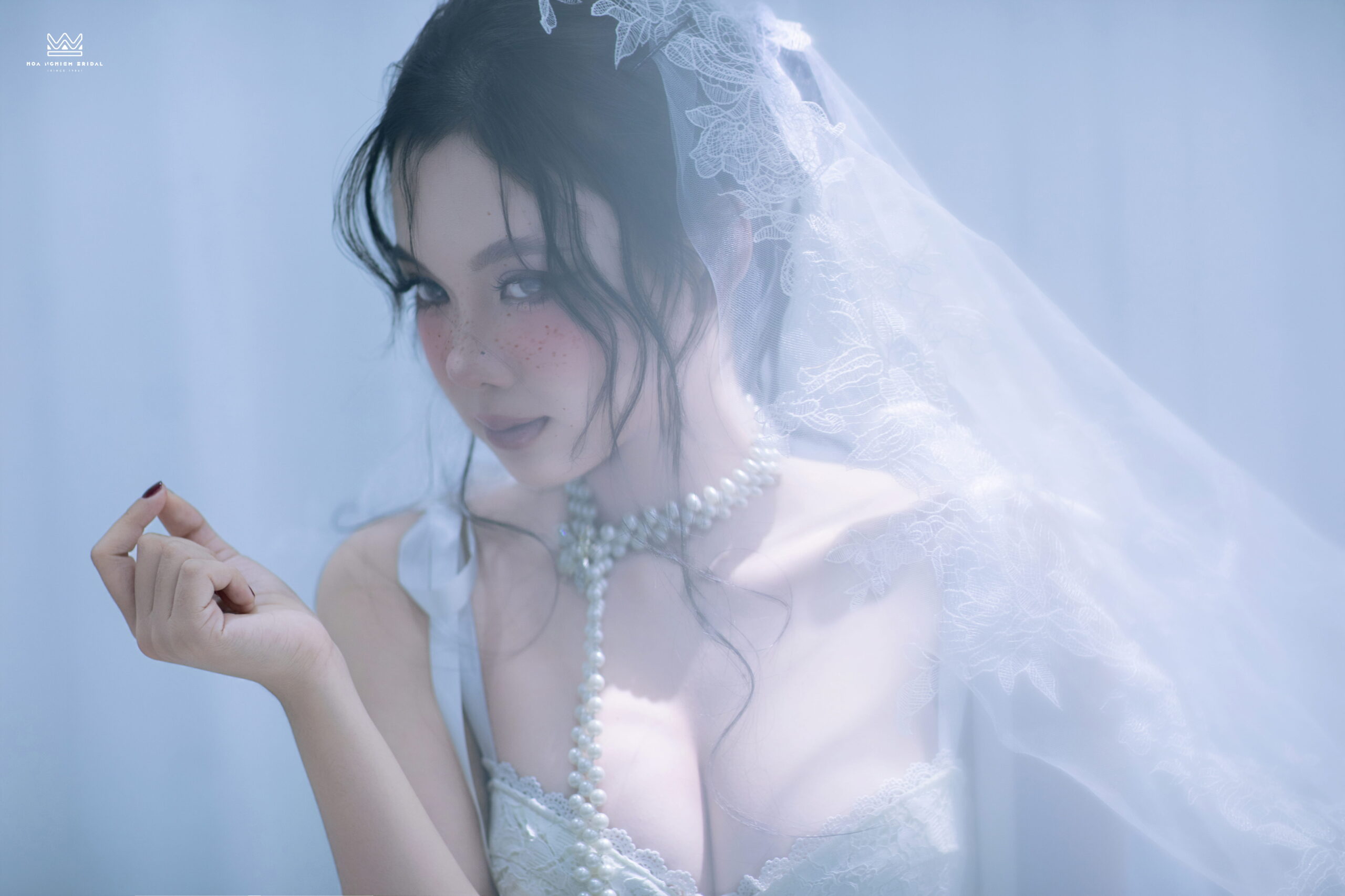 Sự quyến rũ của ánh nhìn - Freckle Makeup cho nàng thơ cá tính