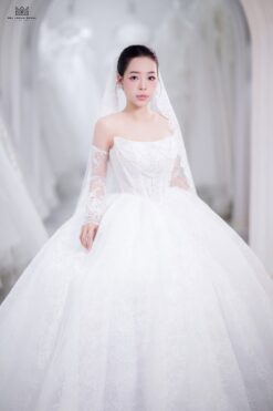 Váy cưới công chúa cúp ngực corset phối găng tay ren dài sang trọng