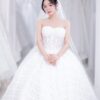 Váy cưới công chúa cúp ngực corset ren ô lưới đính hoa 3D bồng xòe ngọt ngào
